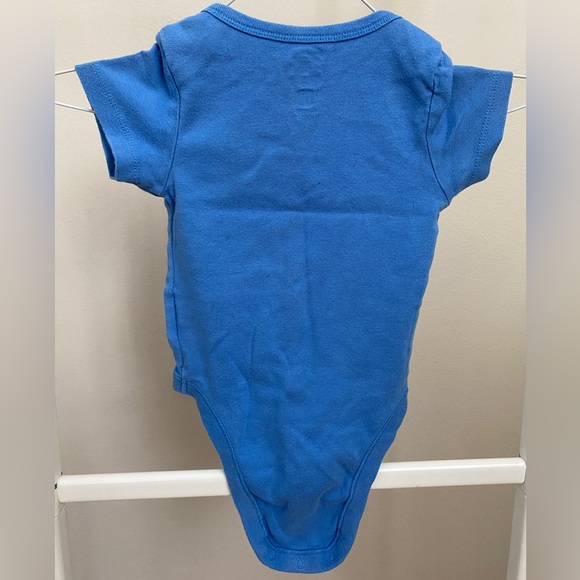 Onesie “My Aunt Rocks” 12-18 months - Picture 2 of 4